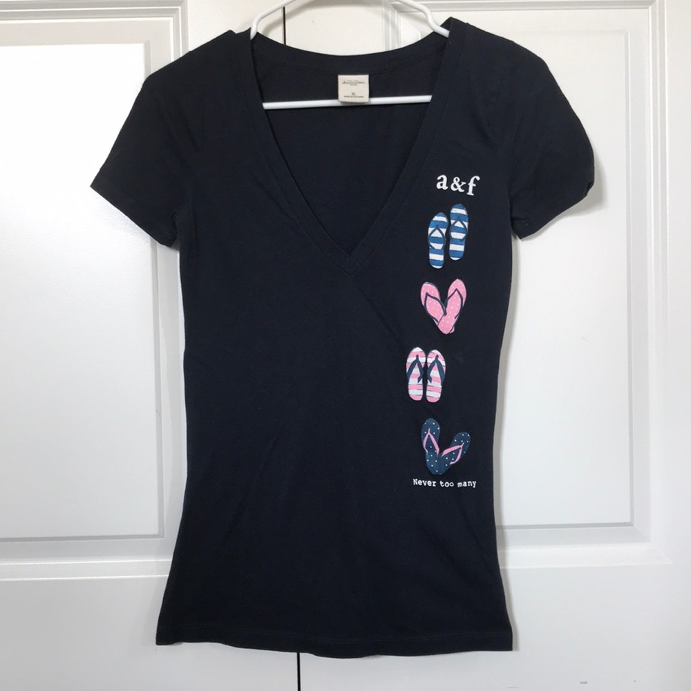 Abercrombie V-Neck shirt with flip flop pattern